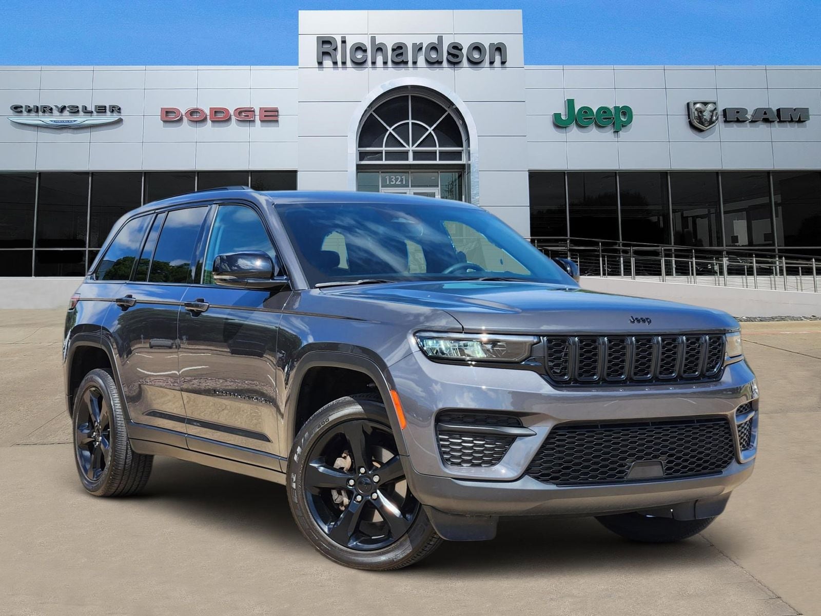 2024 Jeep Grand Cherokee Altitude X 4x4's photo