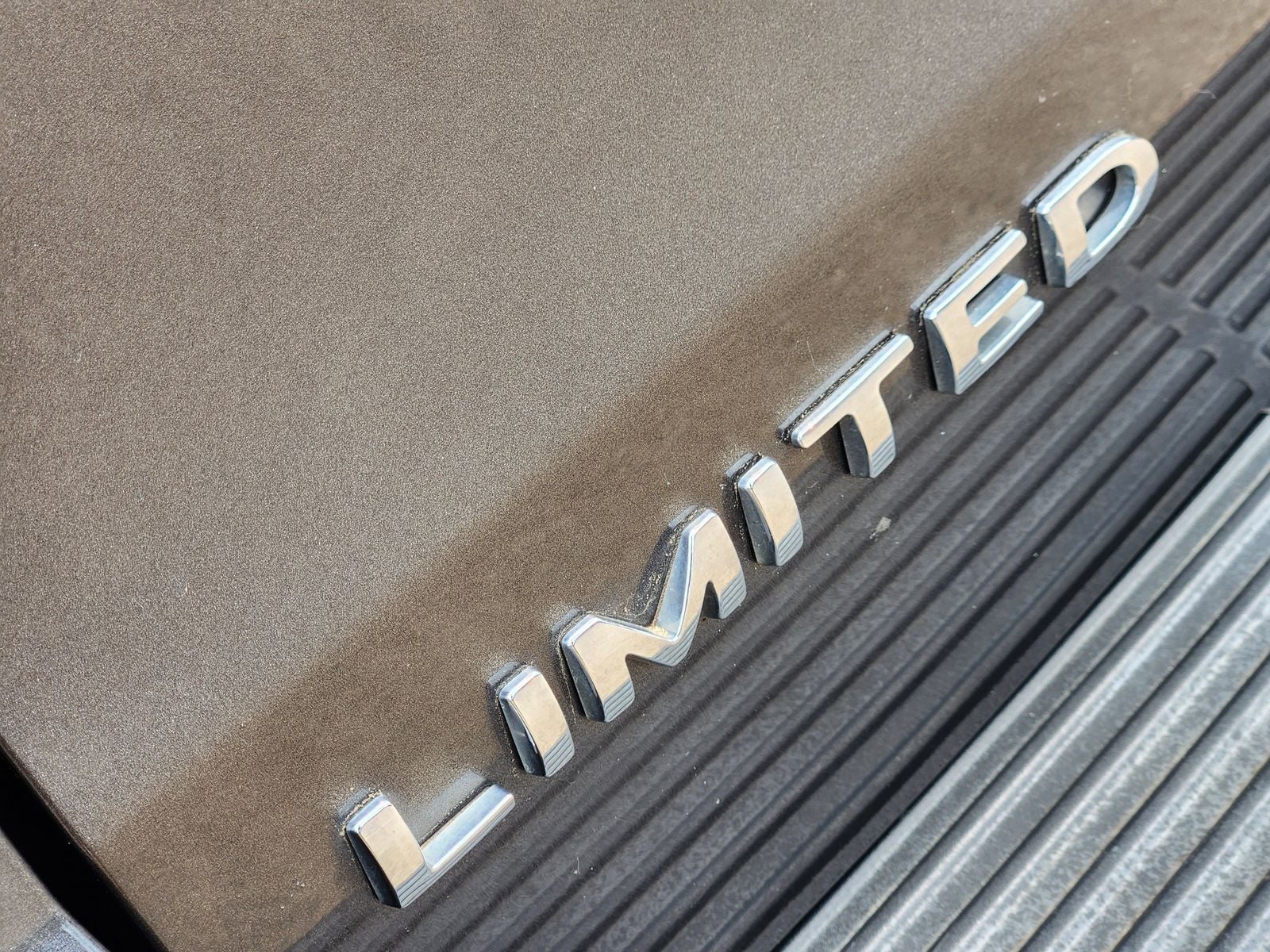 Used 2020 Magnetic Ford Limited image 18