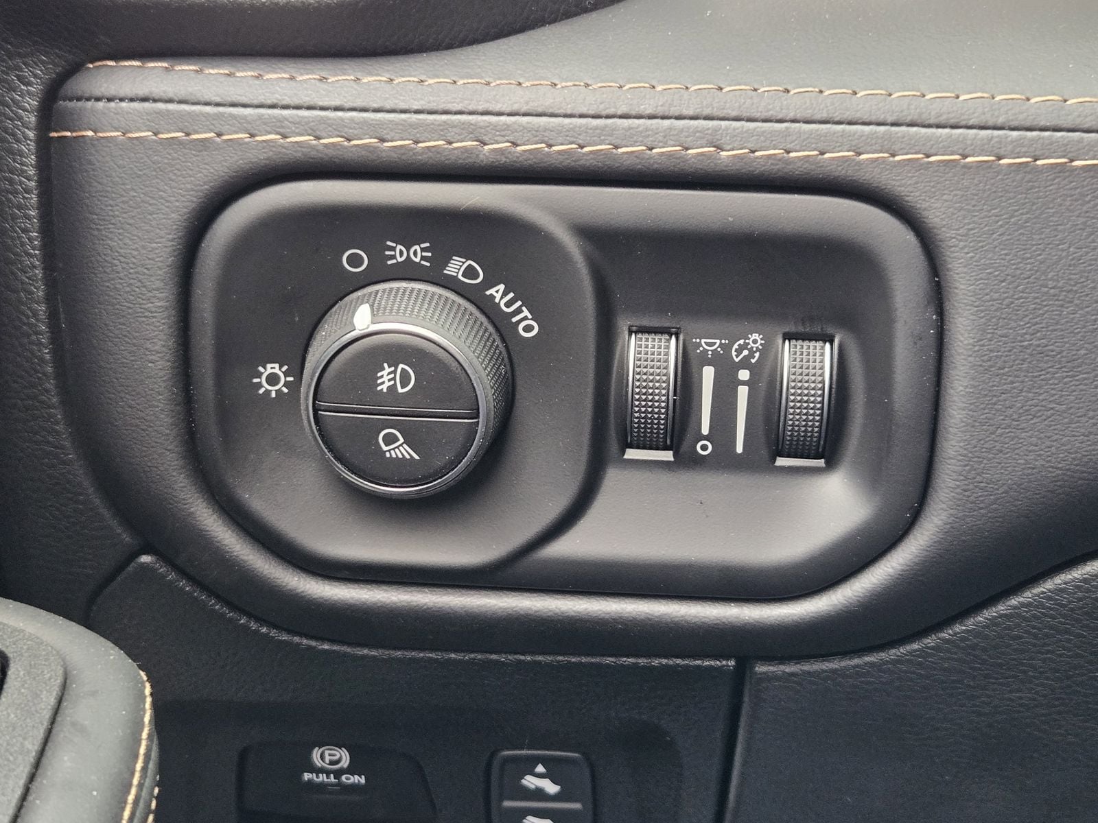 New 2026 Diamond Black Crystal Pearlcoat Ram TUNGSTEN CREW CAB 4X4 image 23