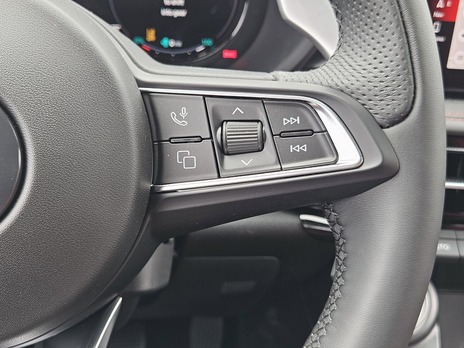 New 2025 Gray Cray Dodge R/T PLUS EAWD image 31