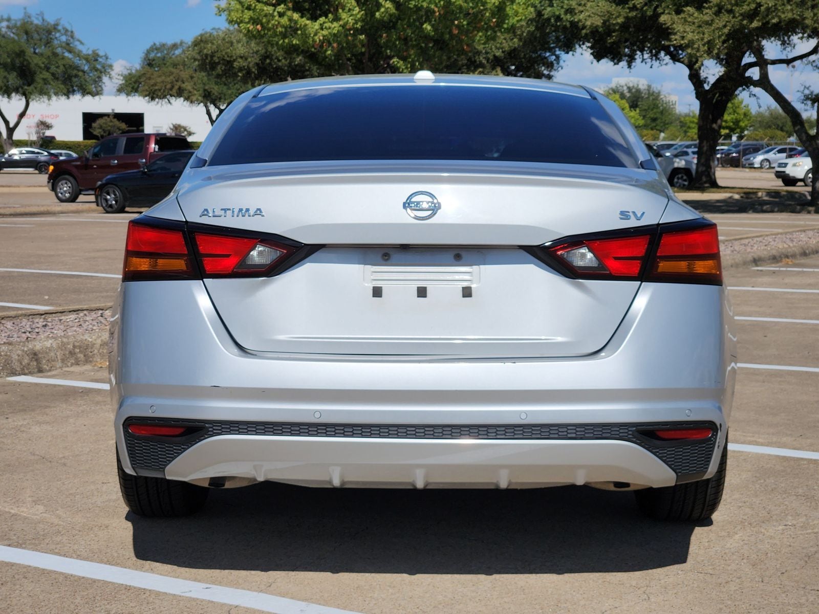 Used 2022 Brilliant Silver Nissan 2.5 SV image 5