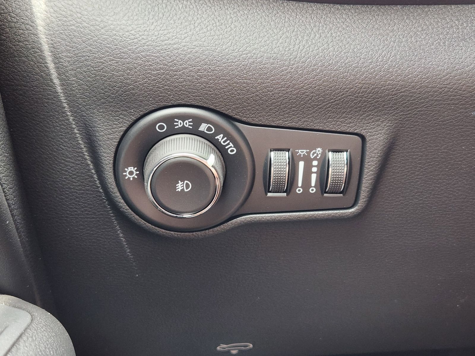 New 2026 Red Hot Pearlcoat Jeep LATITUDE ALTITUDE 4X4 image 30