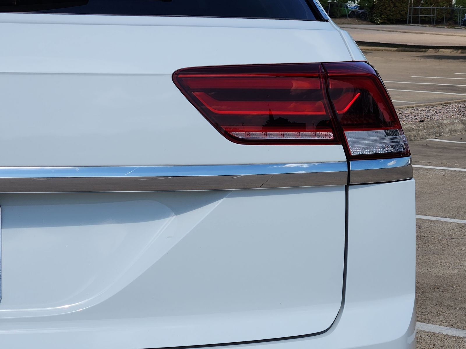 Used 2022 Pure White Volkswagen 2.0T SE w/Technology image 16