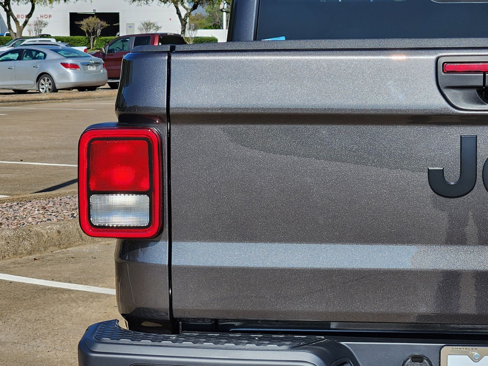 New 2026 Granite Crystal Jeep SAHARA 4X4 image 15