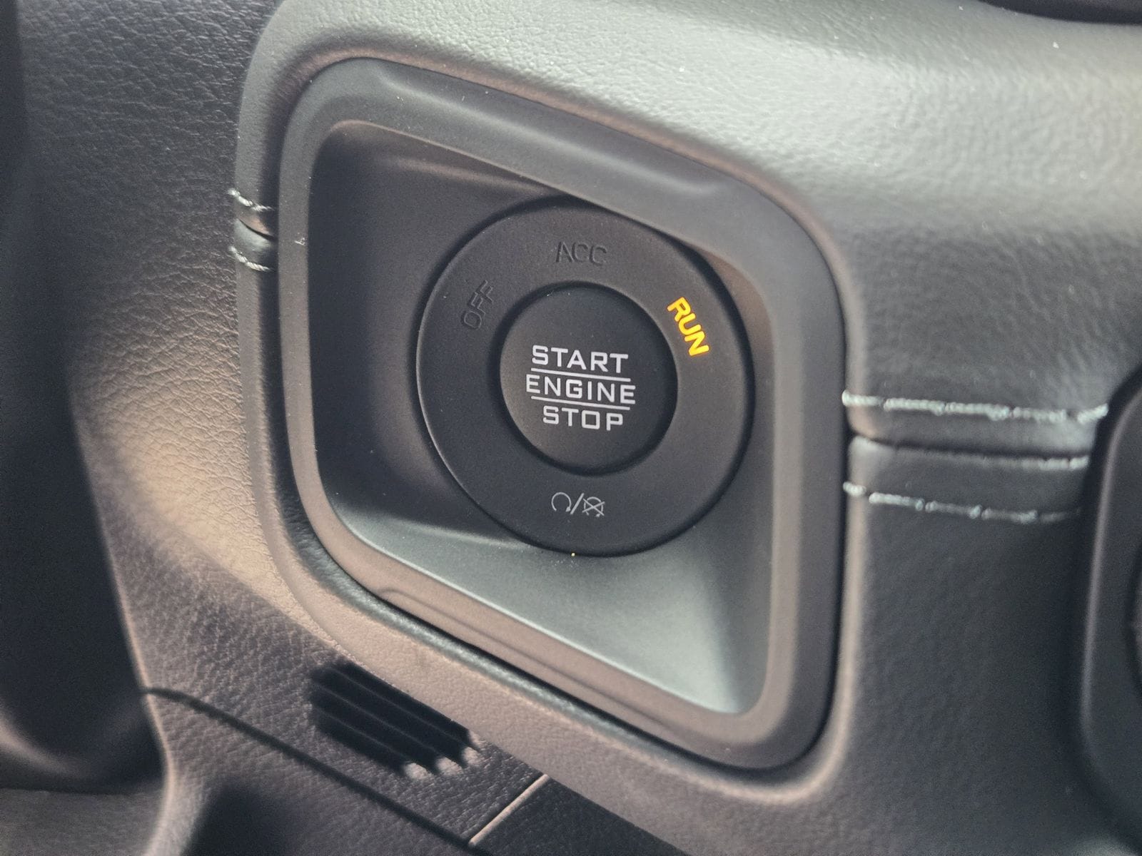 New 2026 Hydro Blue Pearlcoat Jeep 4-DOOR RUBICON image 19