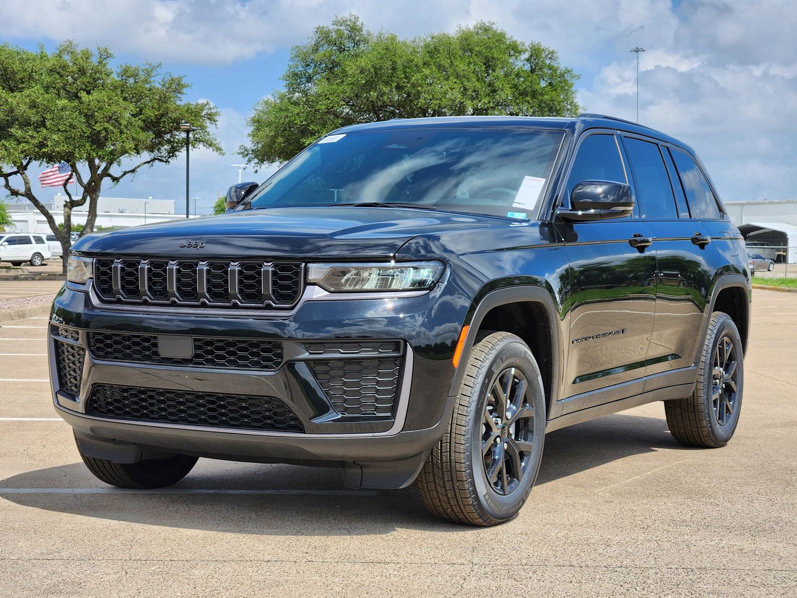 New 2026 Diamond Black Crystal Pearlcoat Jeep LAREDO ALTITUDE 4X4 image 2