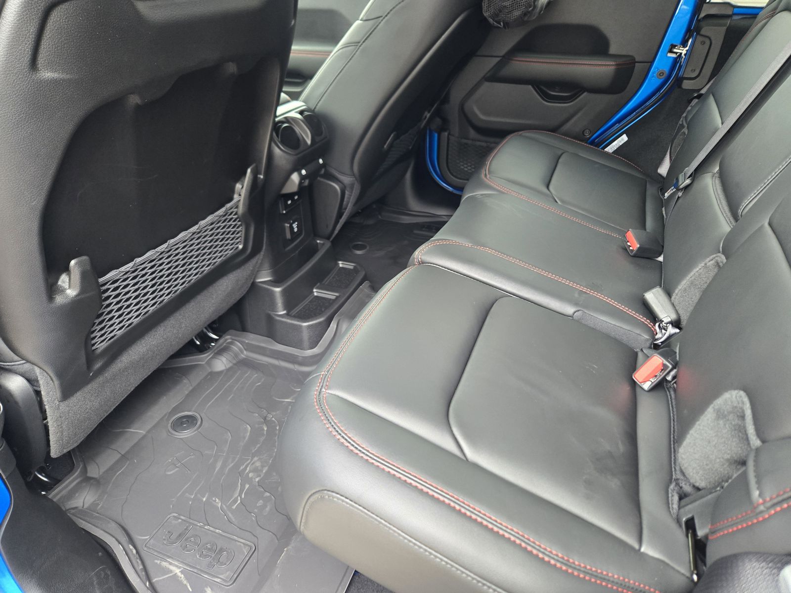 New 2026 Hydro Blue Pearlcoat Jeep 4-DOOR RUBICON image 23