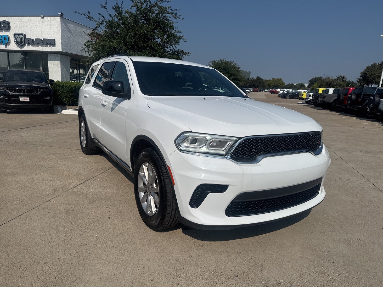 2024 Dodge Durango SXT photo 3