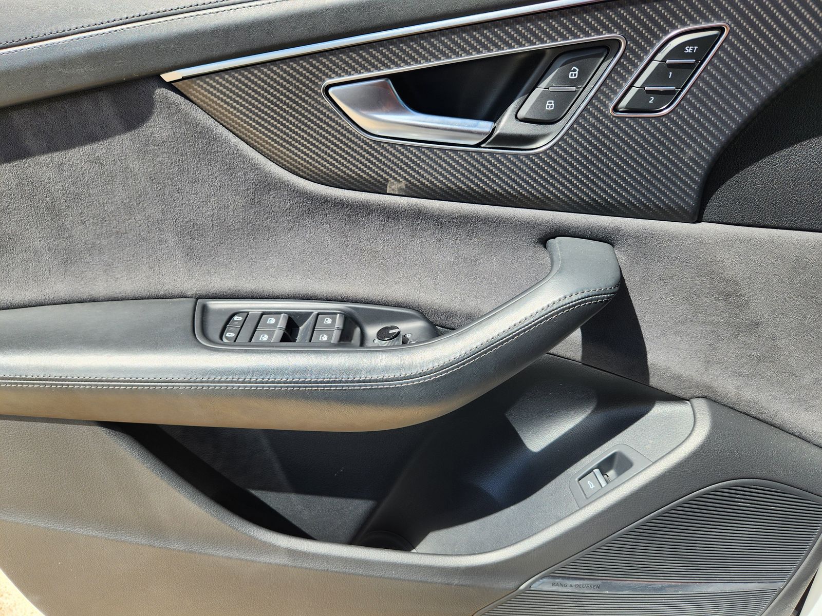 Used 2023 Glacier White Audi 4.0T image 32