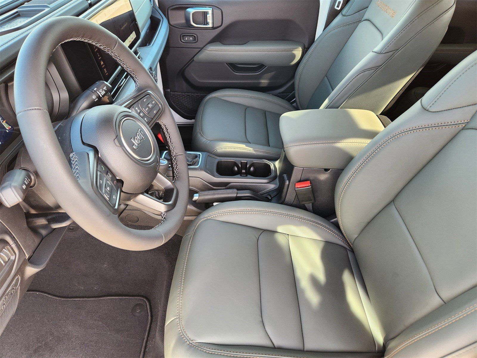 New 2026 Bright White Jeep MOJAVE 4X4 image 17