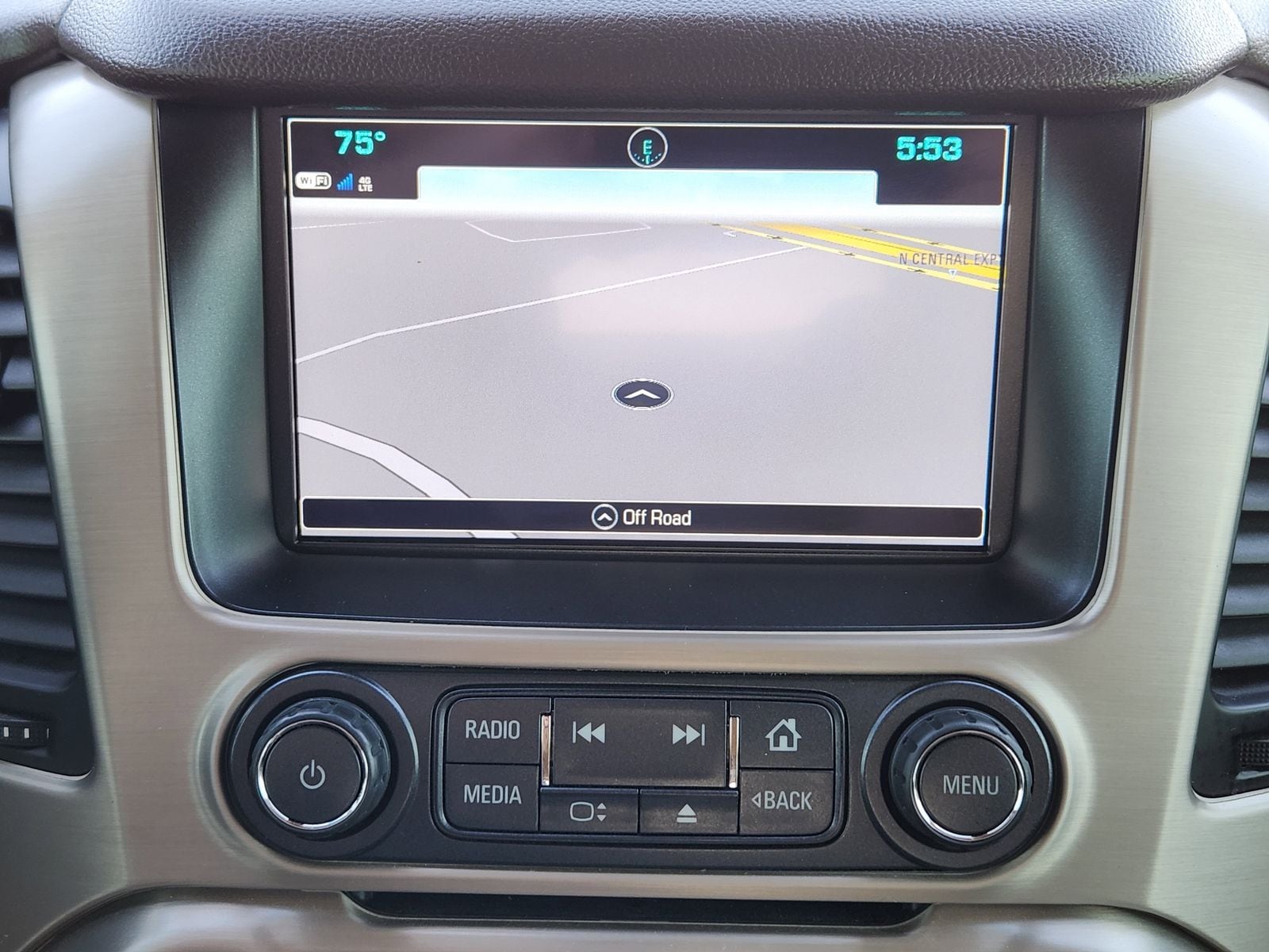 Used 2019 White Frost Tricoat GMC Denali image 25