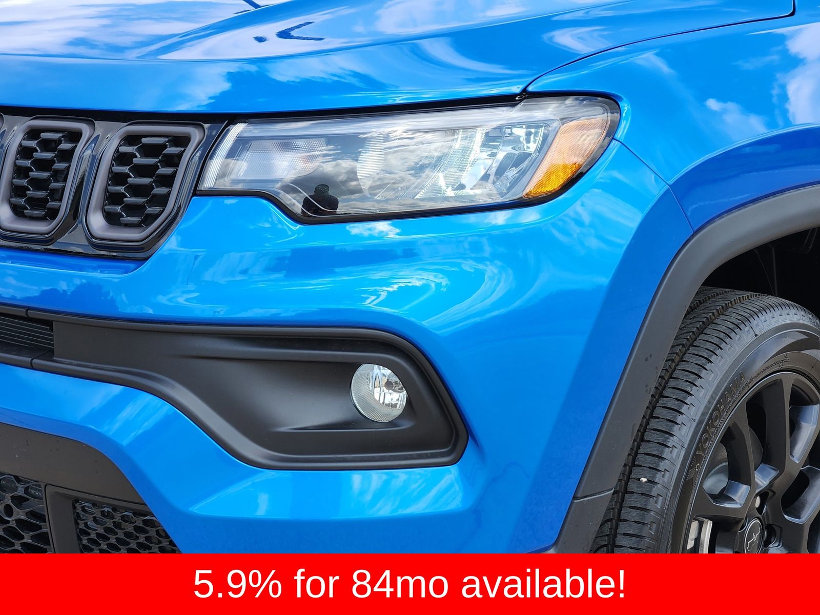 New 2026 Hydro Blue Pearlcoat Jeep LATITUDE ALTITUDE 4X4 image 10