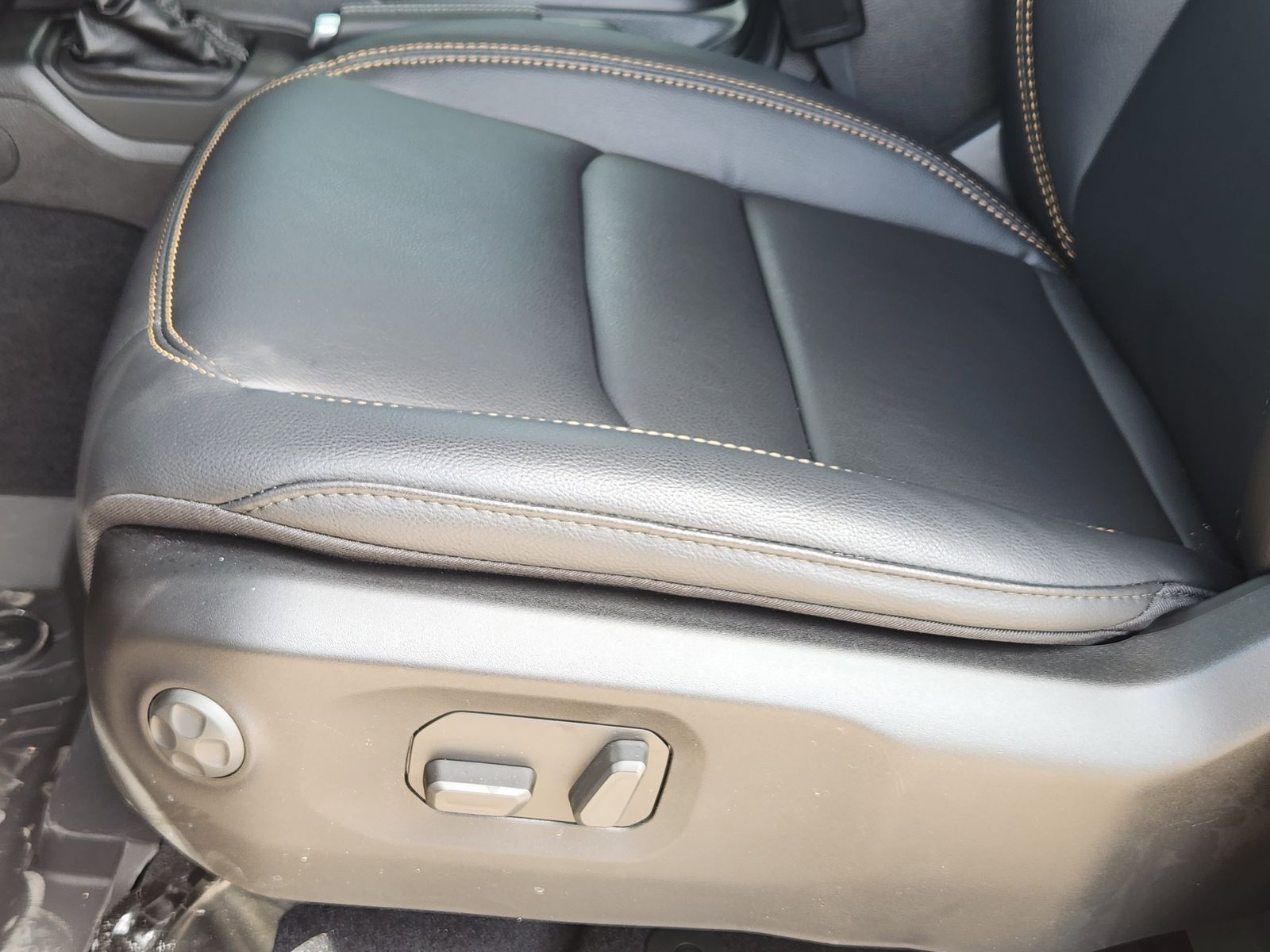 New 2026 Black Jeep SAHARA 4X4 image 33