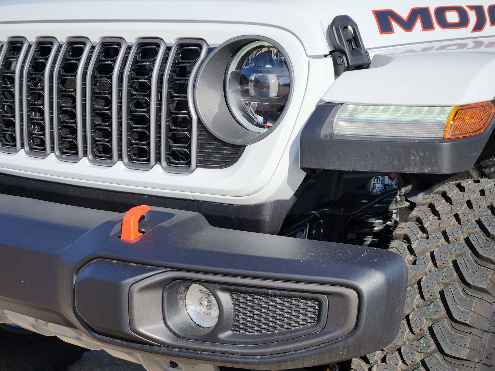 New 2026 Bright White Jeep MOJAVE 4X4 image 8