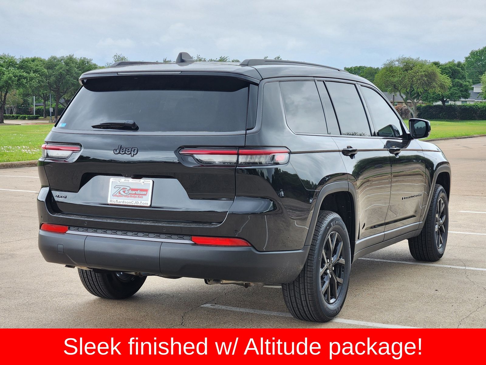 New 2026 Diamond Black Crystal Pearlcoat Jeep L LAREDO ALTITUDE 4X4 image 6