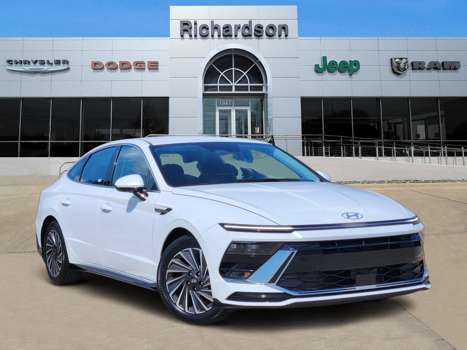 2025 Hyundai Sonata Hybrid SEL Sedan