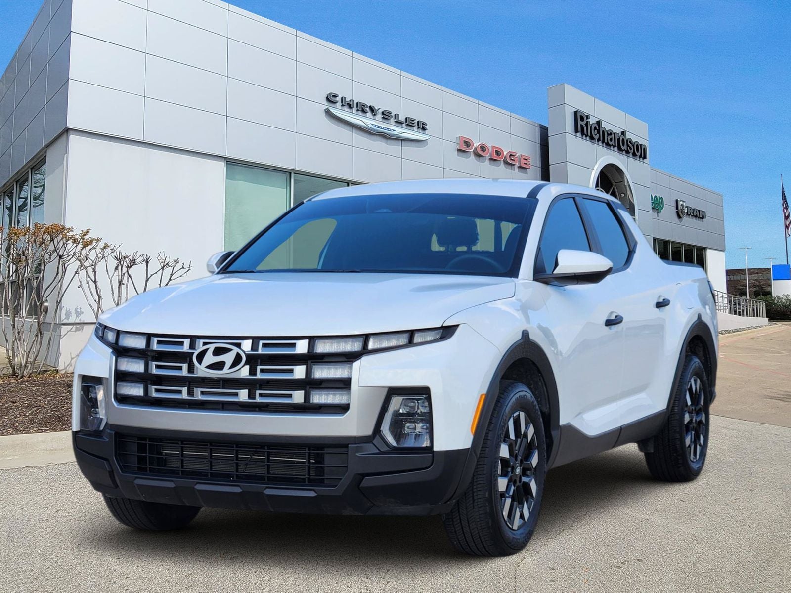 Used 2025 Atlas White Hyundai SE image 2