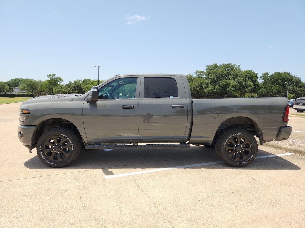 New 2026 Ram 2500 BLACK EXPRESS CREW CAB 4X4 6'4 BOX Pickup