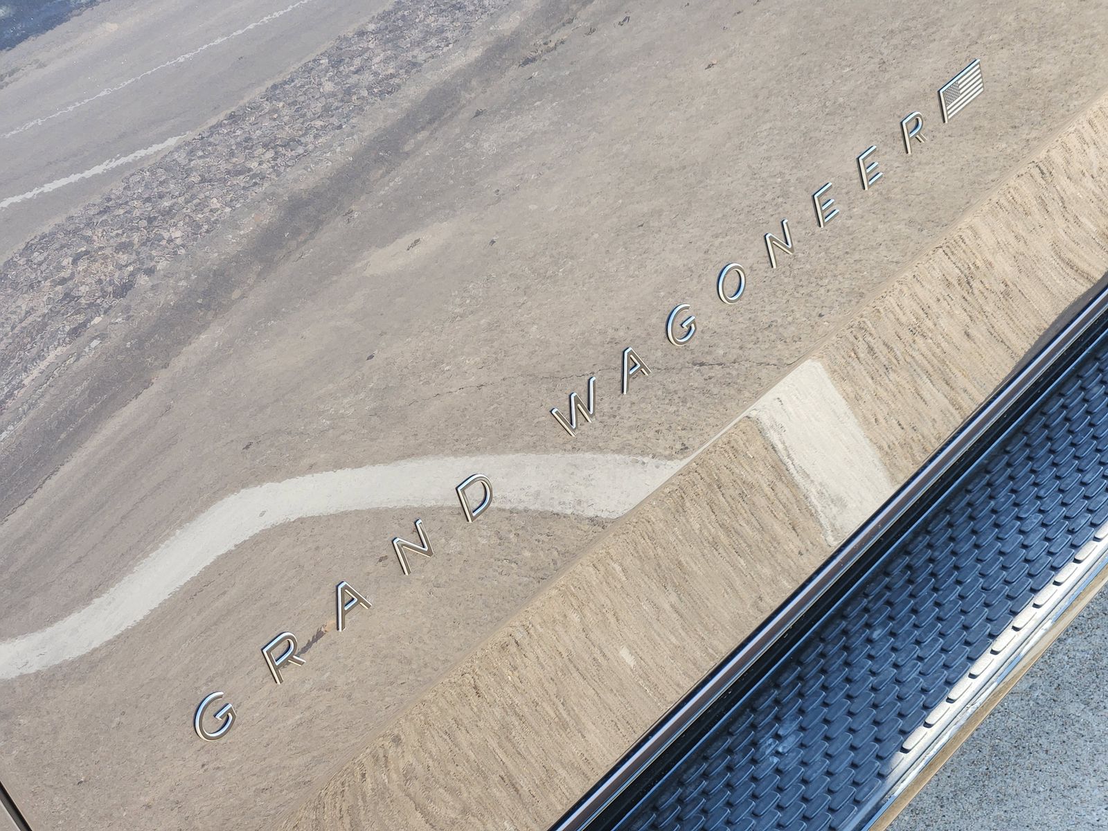 New 2026 Baltic Gray Jeep LIMITED ALTITUDE 4X4 image 18