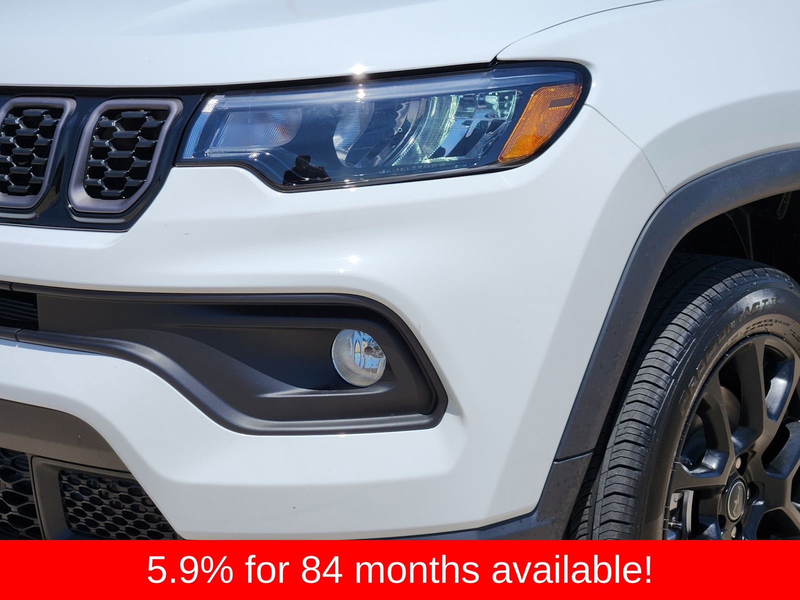 New 2026 Bright White Jeep LATITUDE ALTITUDE 4X4 image 10