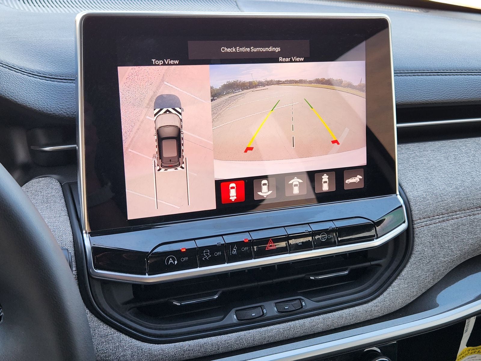 Used 2024 Bright White Jeep Latitude Lux image 27