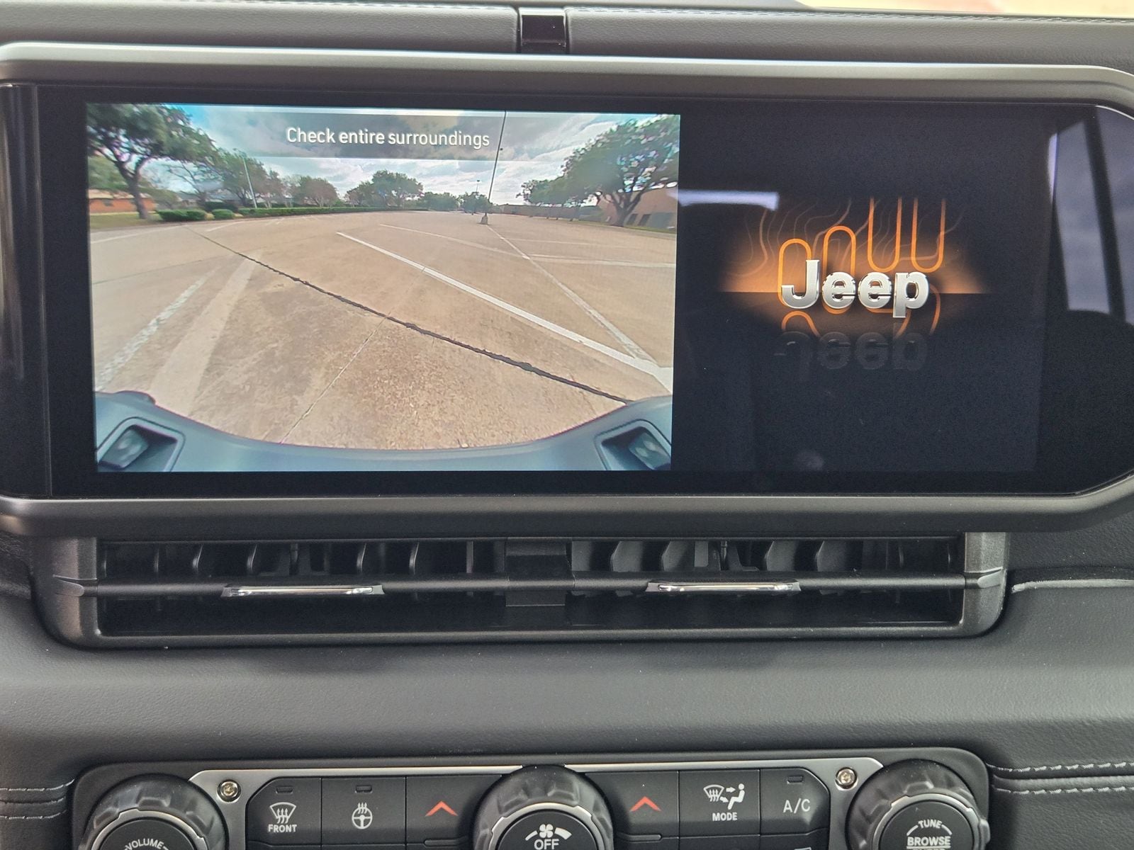 New 2026 Bright White Jeep TEXAS TRAIL 4X4 image 20