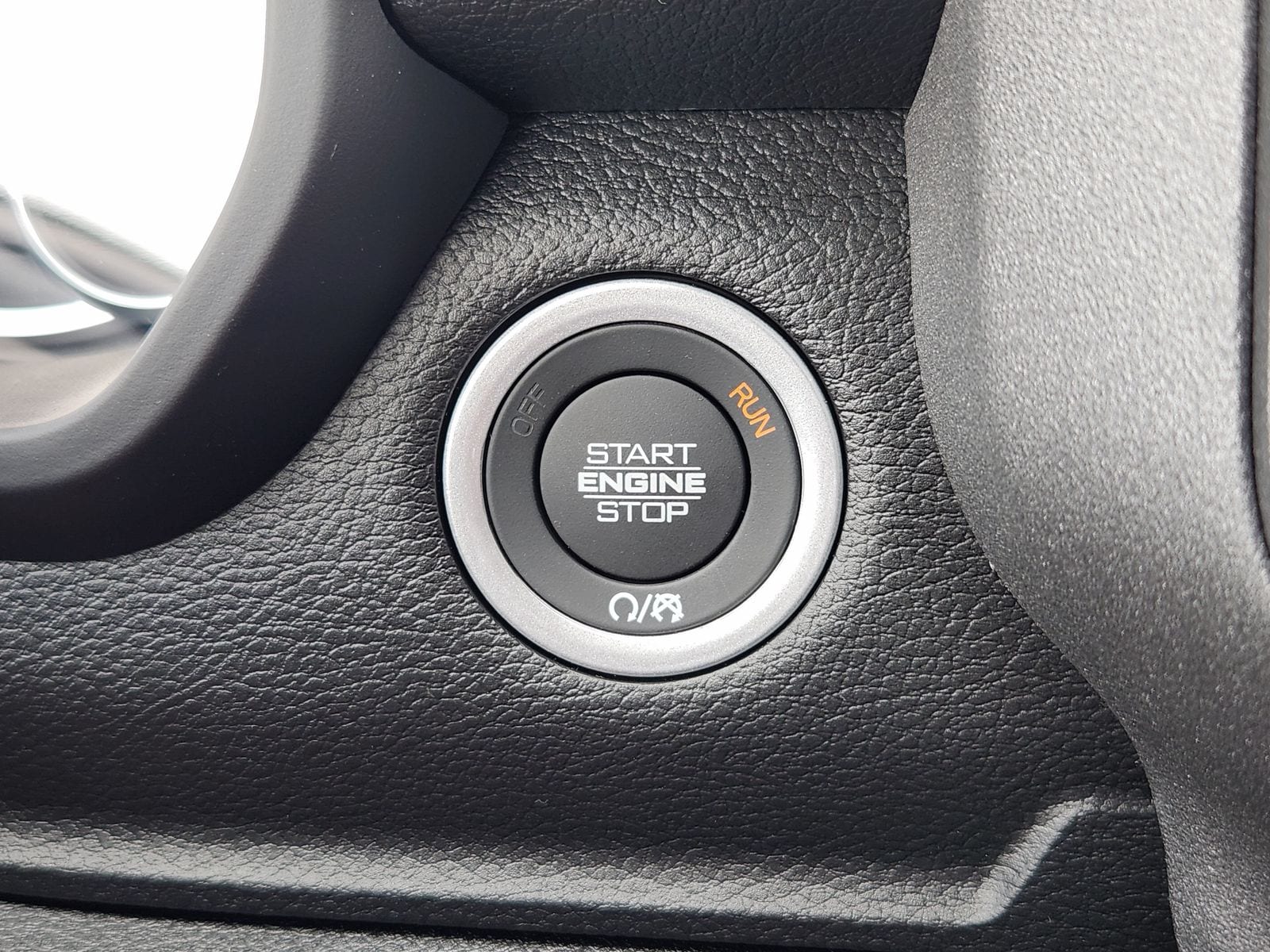 New 2026 Diamond Black Crystal Pearlcoat Ram WARLOCK CREW CAB 4X4 5