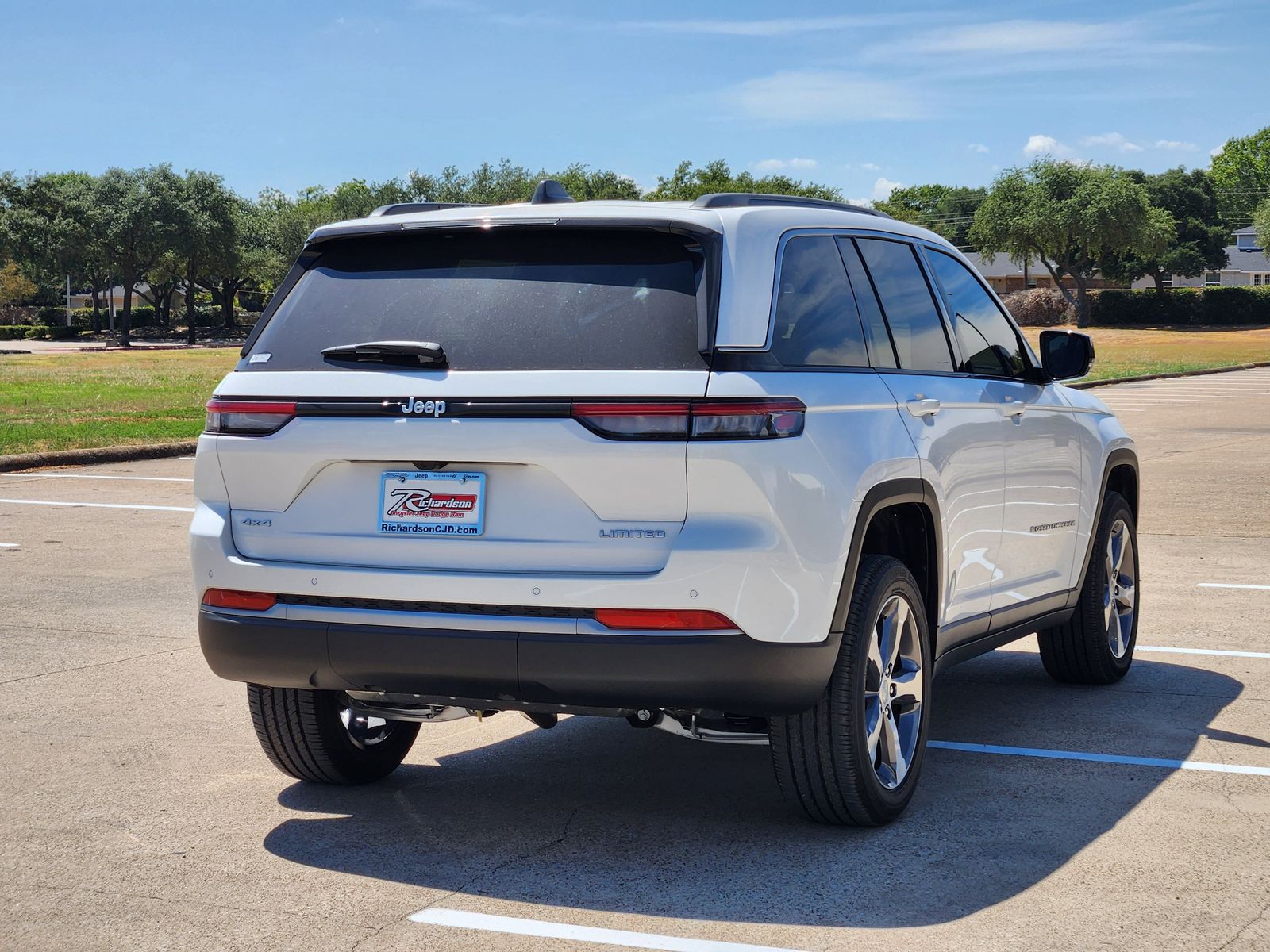 New 2026 Bright White Jeep LIMITED 4X4 image 6