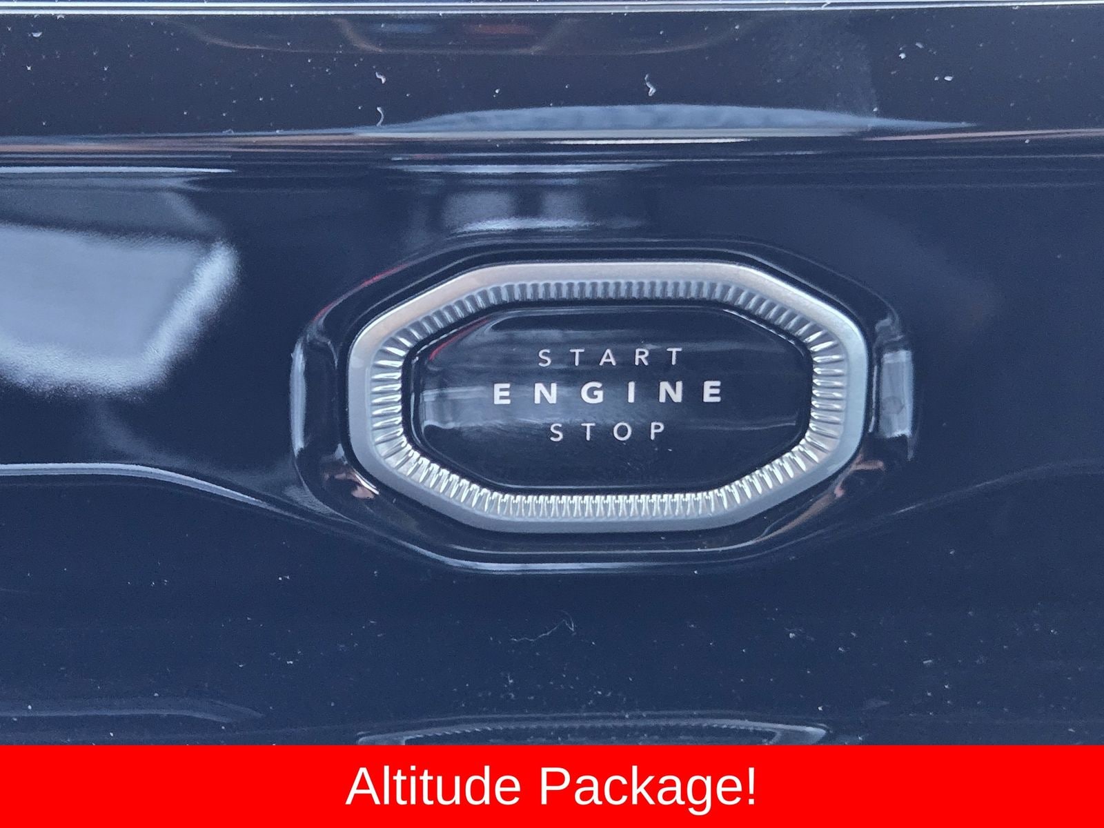 New 2026 Diamond Black Crystal Pearlcoat Jeep LAREDO ALTITUDE 4X4 image 27