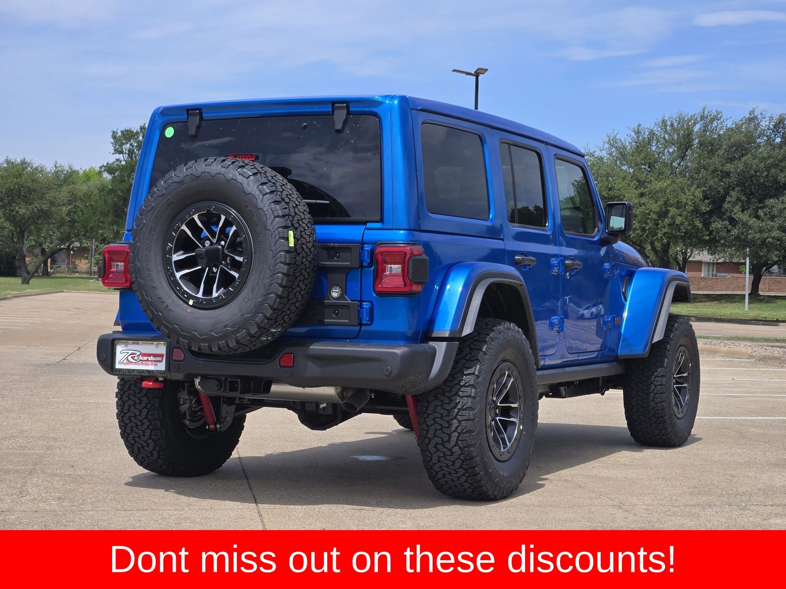 New 2026 Hydro Blue Pearlcoat Jeep 4-DOOR RUBICON X image 6