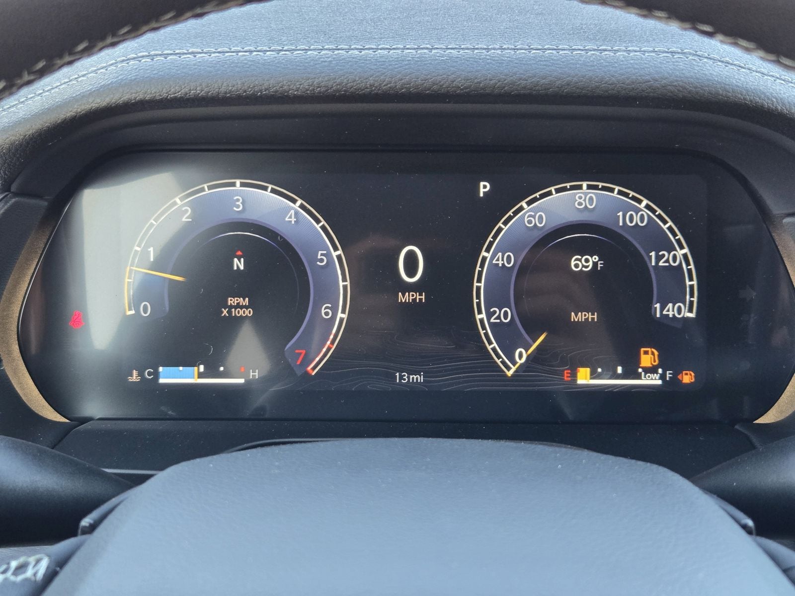 New 2025 Diamond Black Crystal Pearlcoat Jeep L LIMITED 4X4 image 16