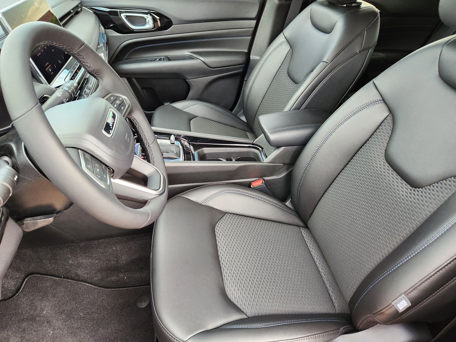 New 2026 Red Hot Pearlcoat Jeep LATITUDE ALTITUDE 4X4 image 22