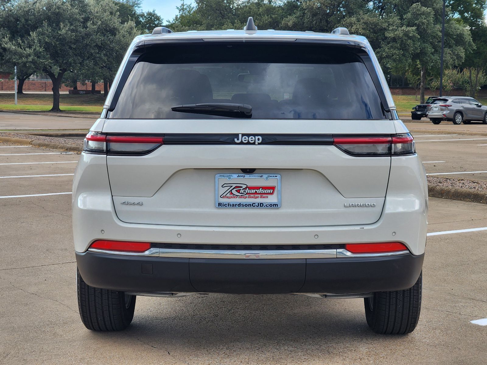 Used 2024 Bright White Clearcoat Jeep Laredo image 5