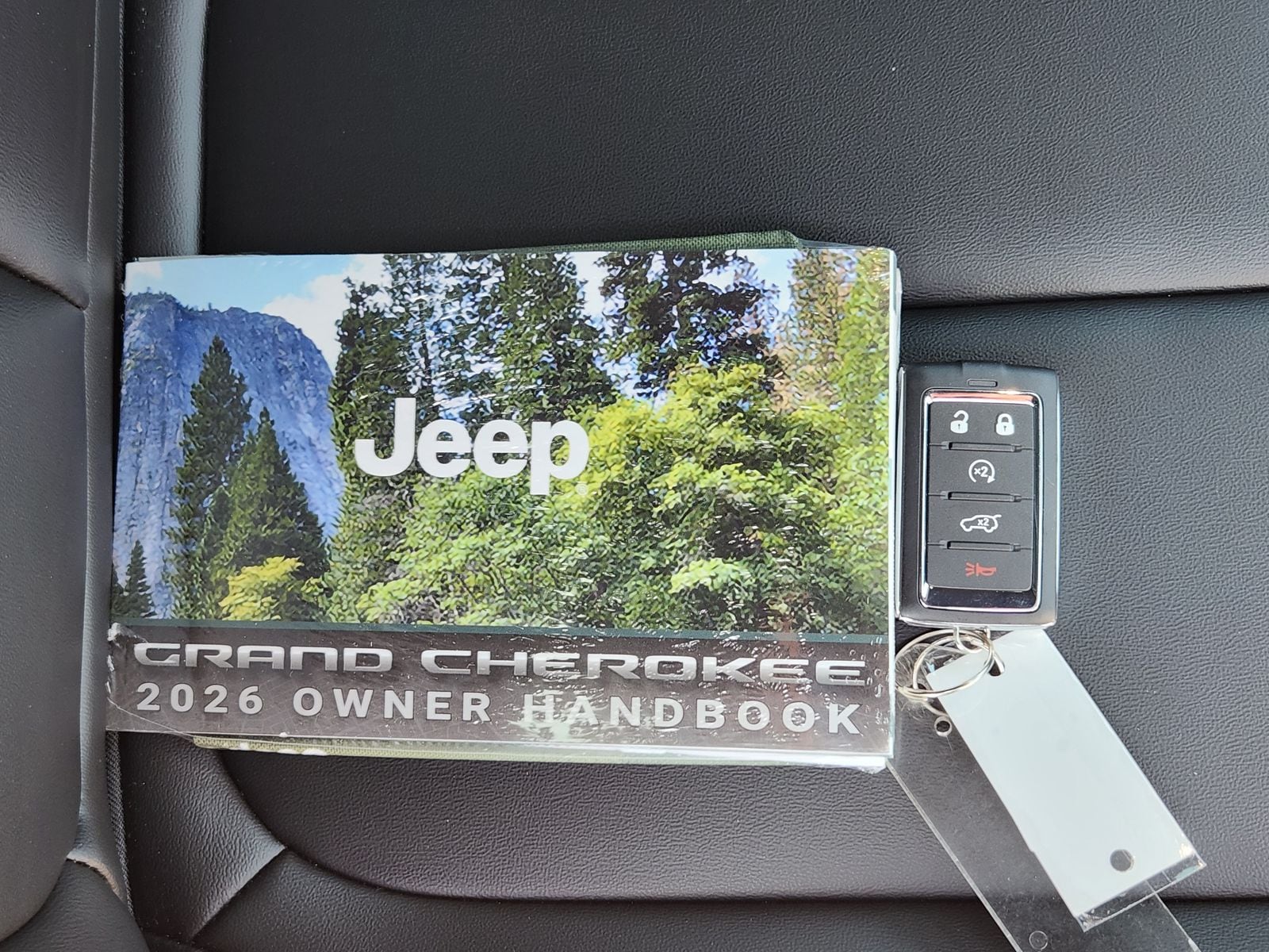 New 2026 Bright White Jeep LIMITED 4X4 image 41