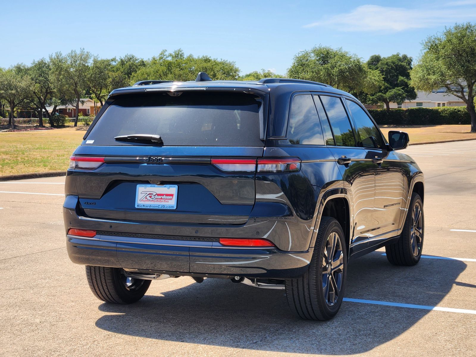 New 2027 Fathom Blue Pearlcoat Jeep Limited Reserve image 6