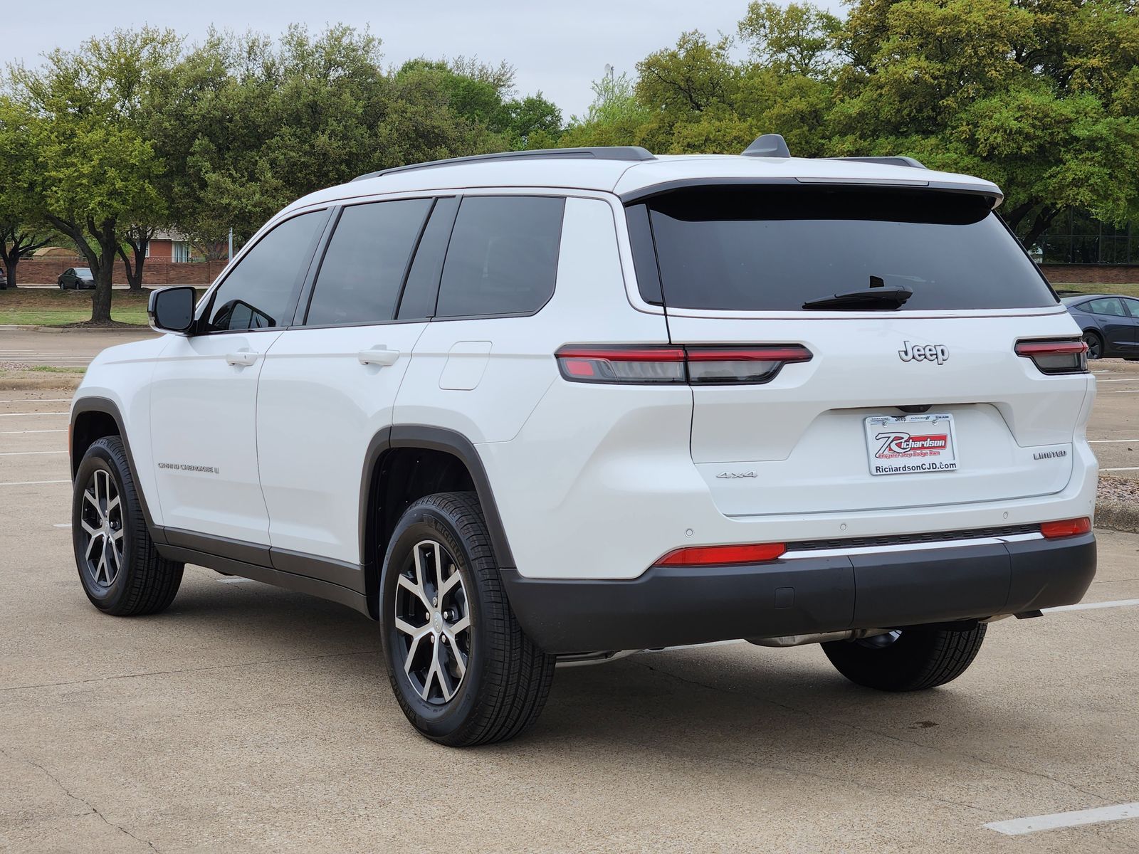 Used 2025 Bright White Jeep Limited image 8