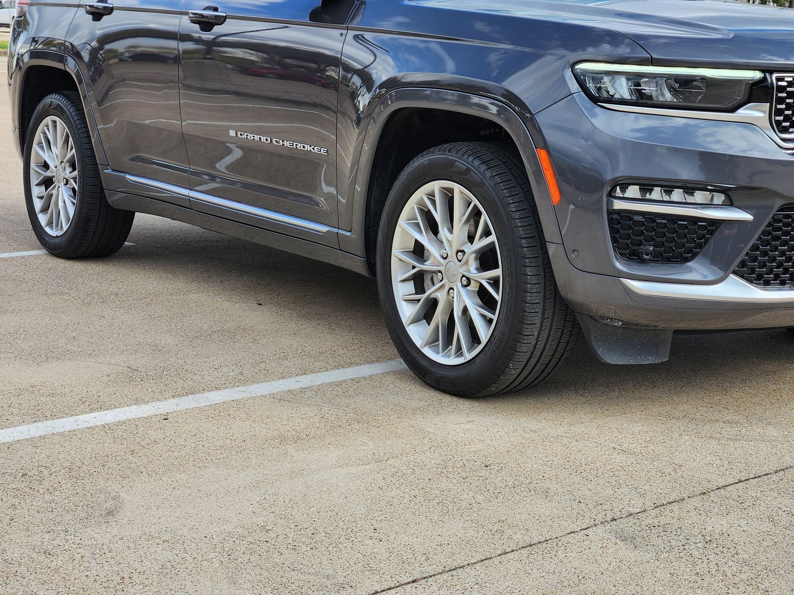 Certified Used 2024 Baltic Gray Jeep Summit image 11