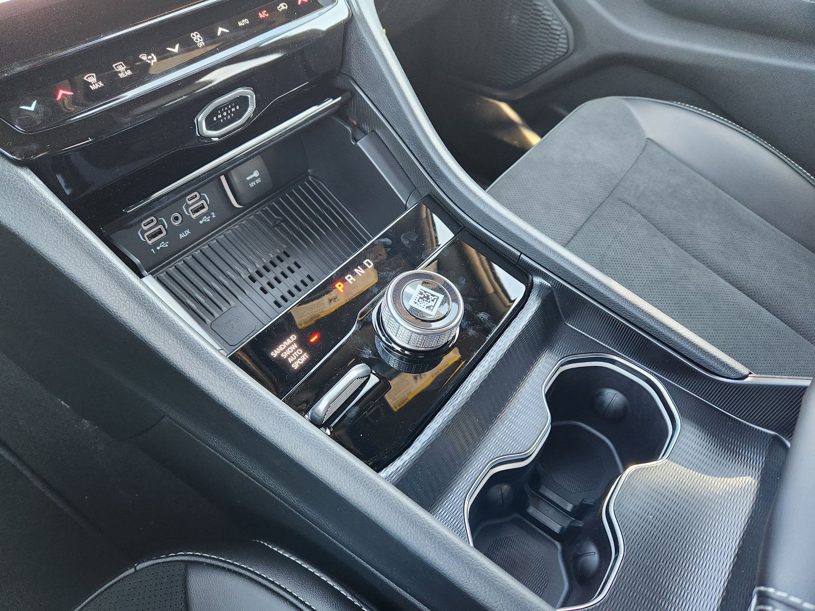 New 2026 Bright White Jeep LAREDO ALTITUDE 4X4 image 21