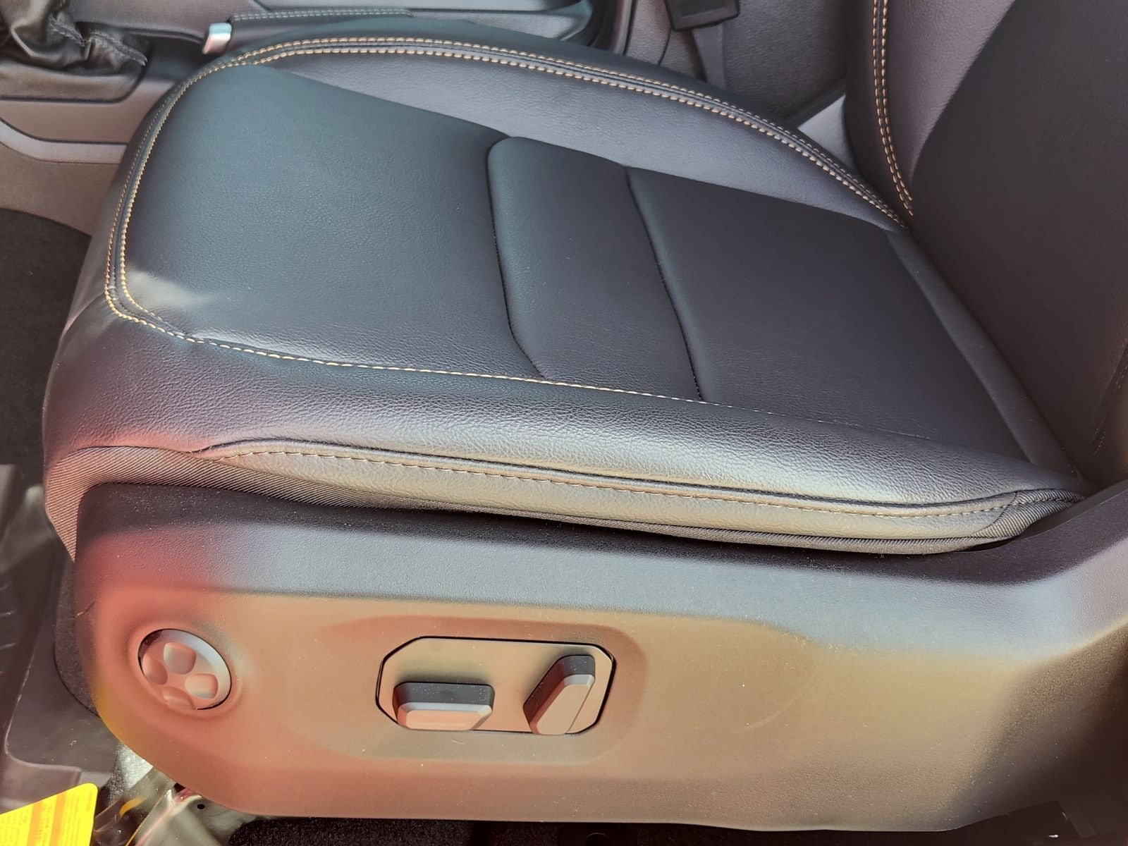 New 2026 Firecracker Red Jeep 4-DOOR SAHARA image 33