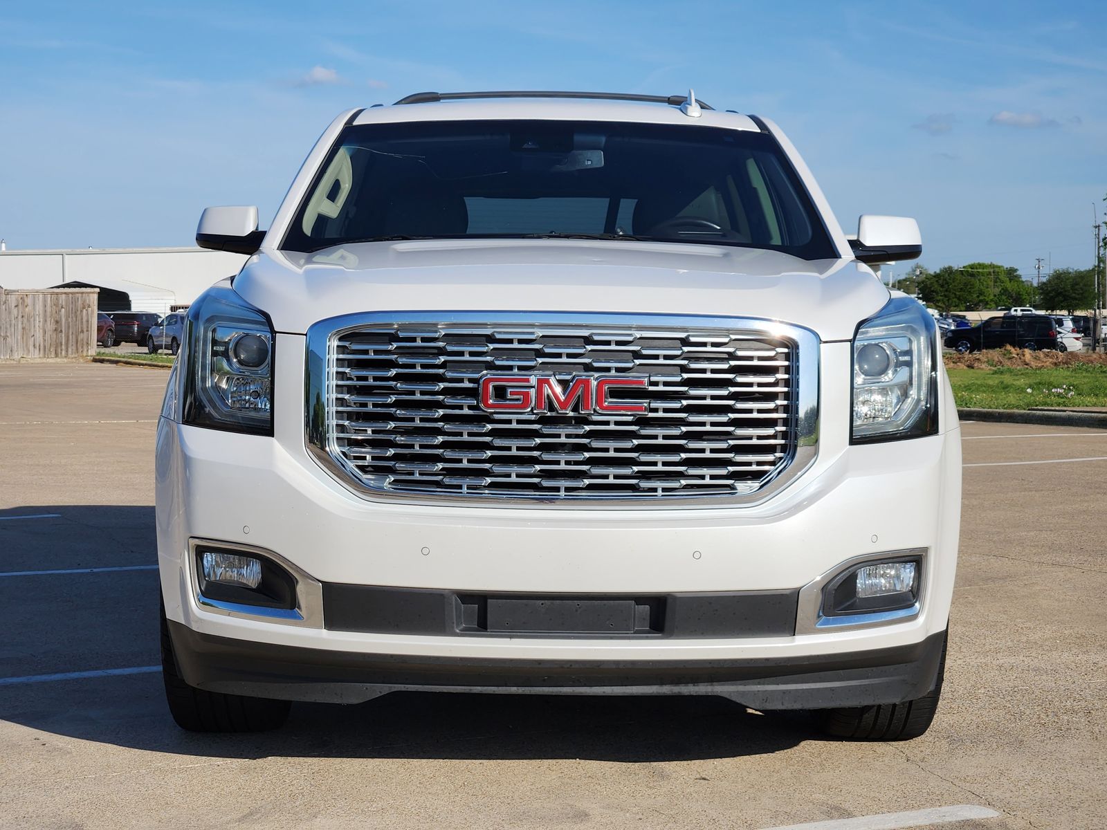 Used 2019 White Frost Tricoat GMC Denali image 7