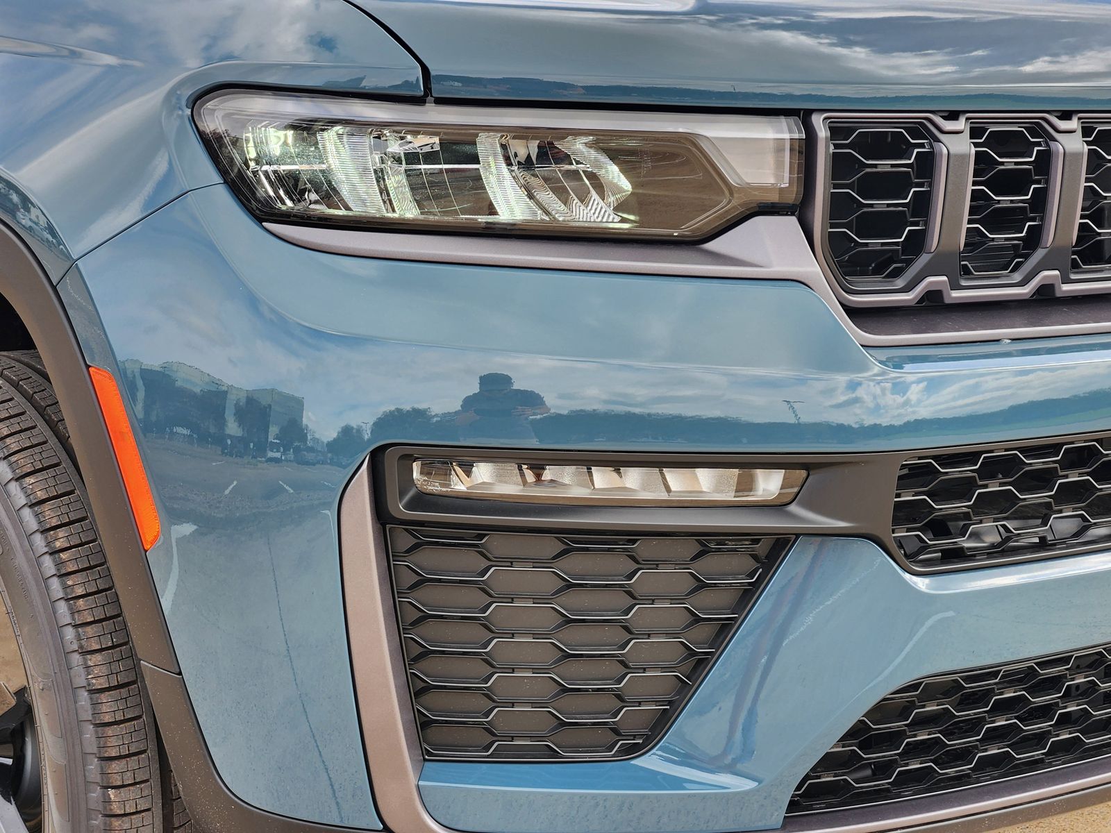 New 2026 Steel Blue Jeep L LIMITED 4X2 image 9