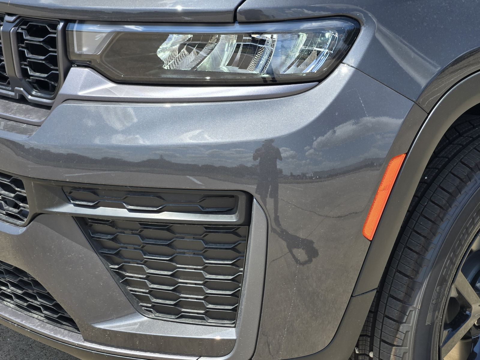 New 2026 Baltic Gray Jeep LAREDO ALTITUDE 4X2 image 10