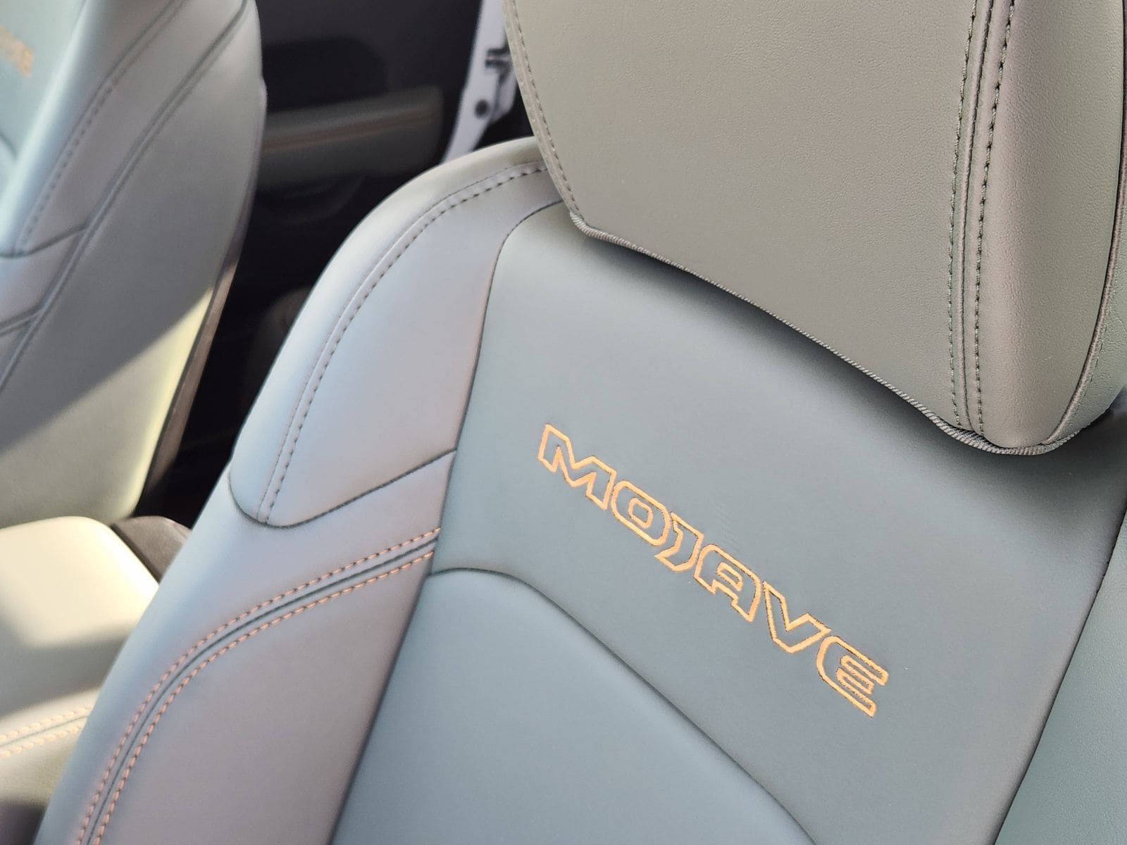 New 2026 Bright White Jeep MOJAVE 4X4 image 17