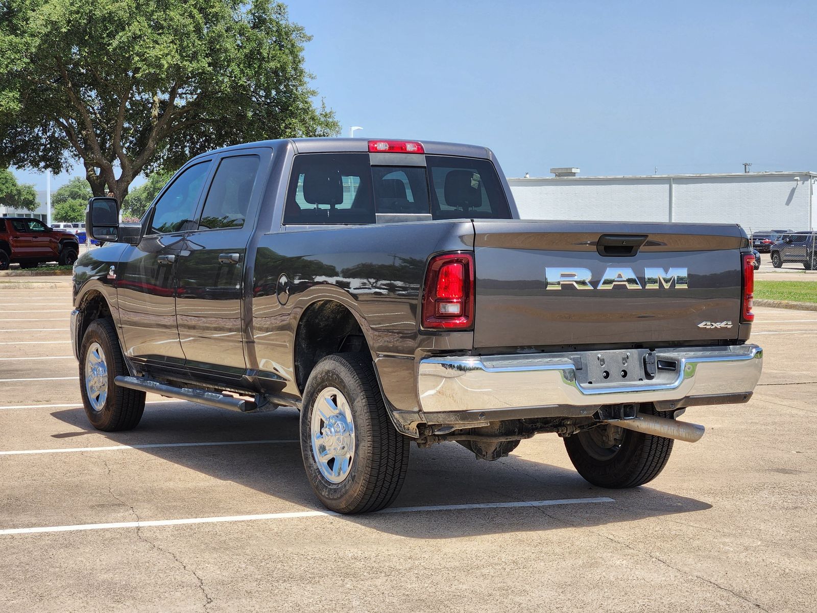 2026 RAM 2500 Tradesman - Photo 4