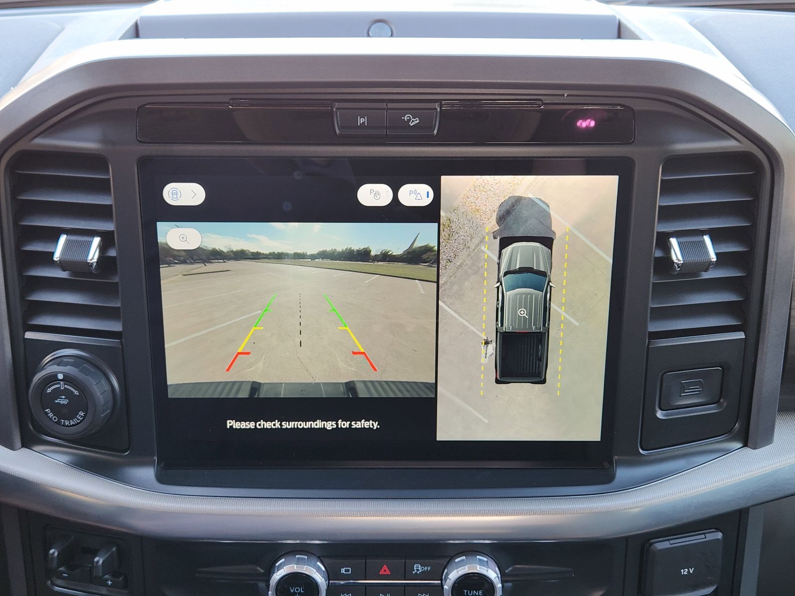 Used 2025 Space White Metallic Ford Lariat image 26