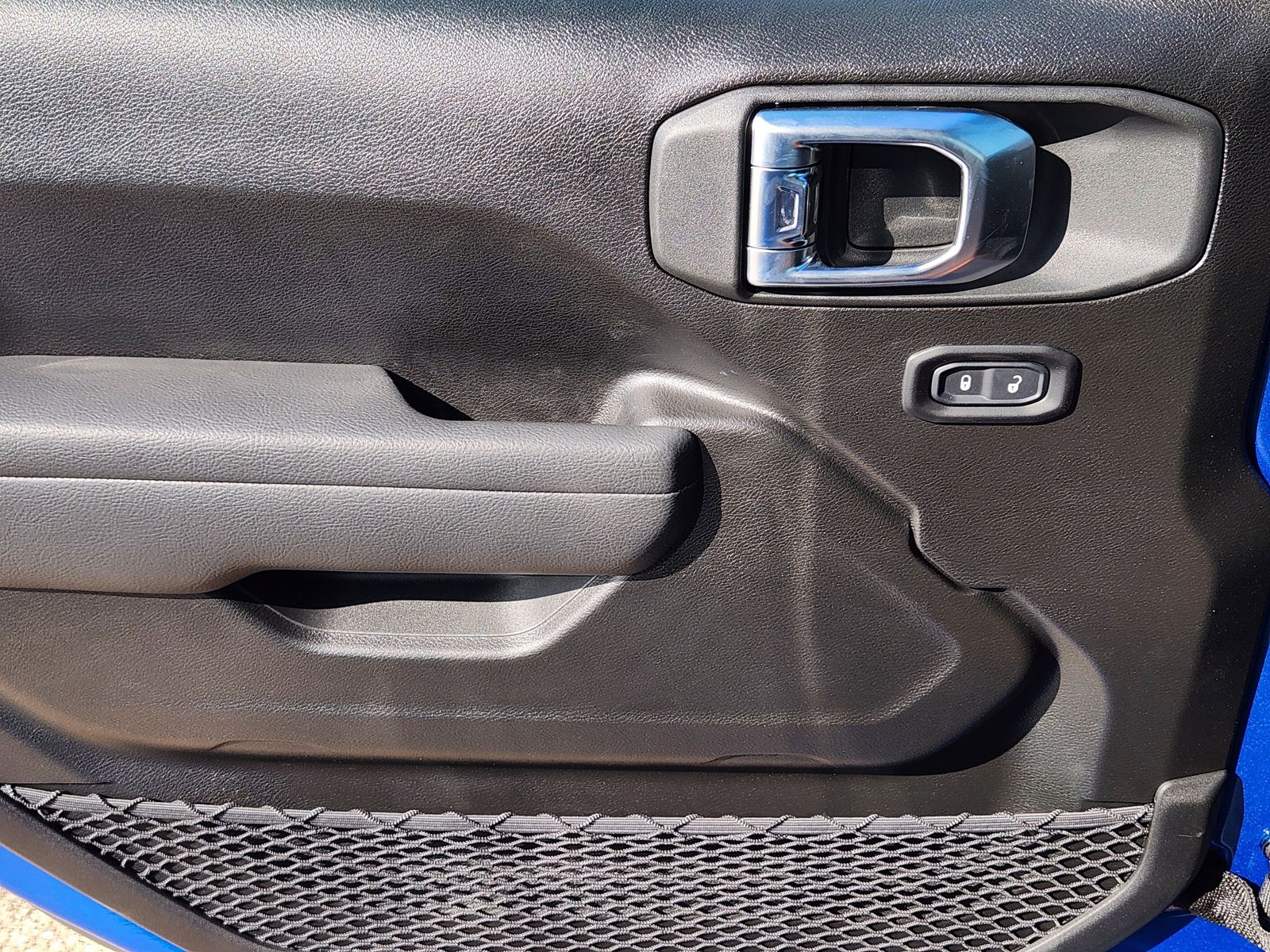 New 2026 Hydro Blue Pearlcoat Jeep 4-DOOR SPORT image 30