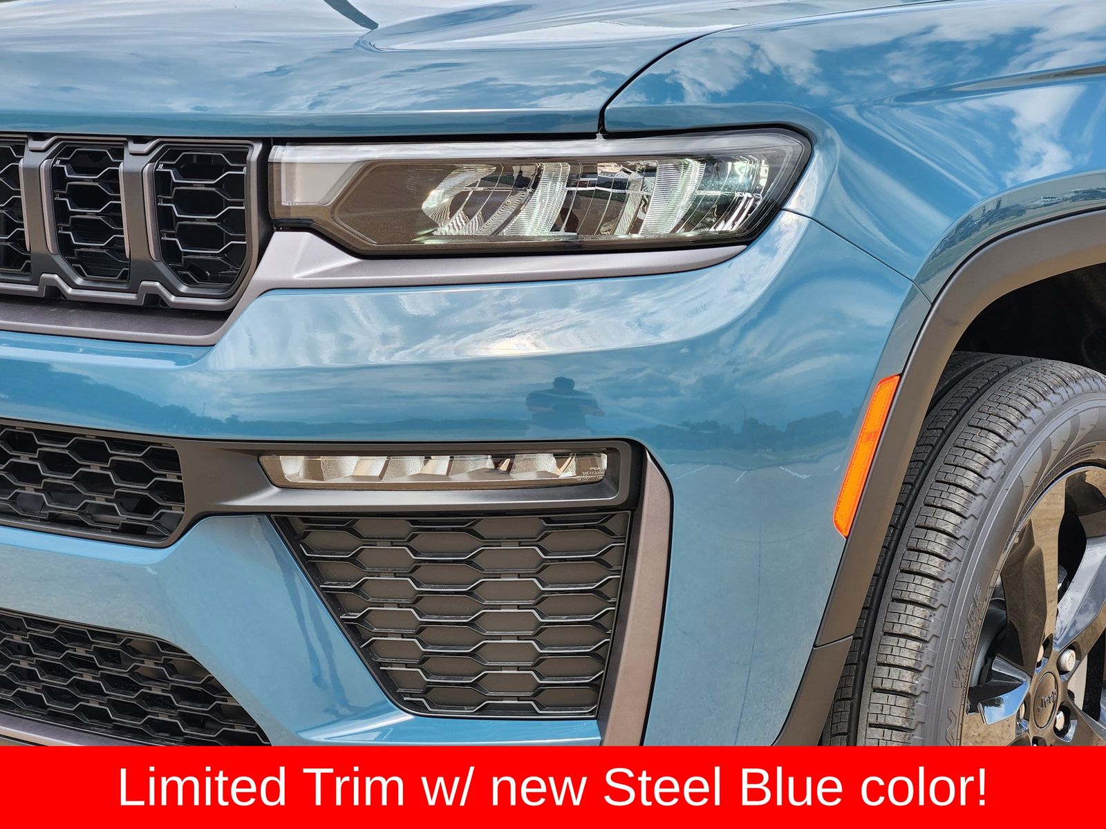 New 2026 Steel Blue Jeep L LIMITED 4X4 image 10