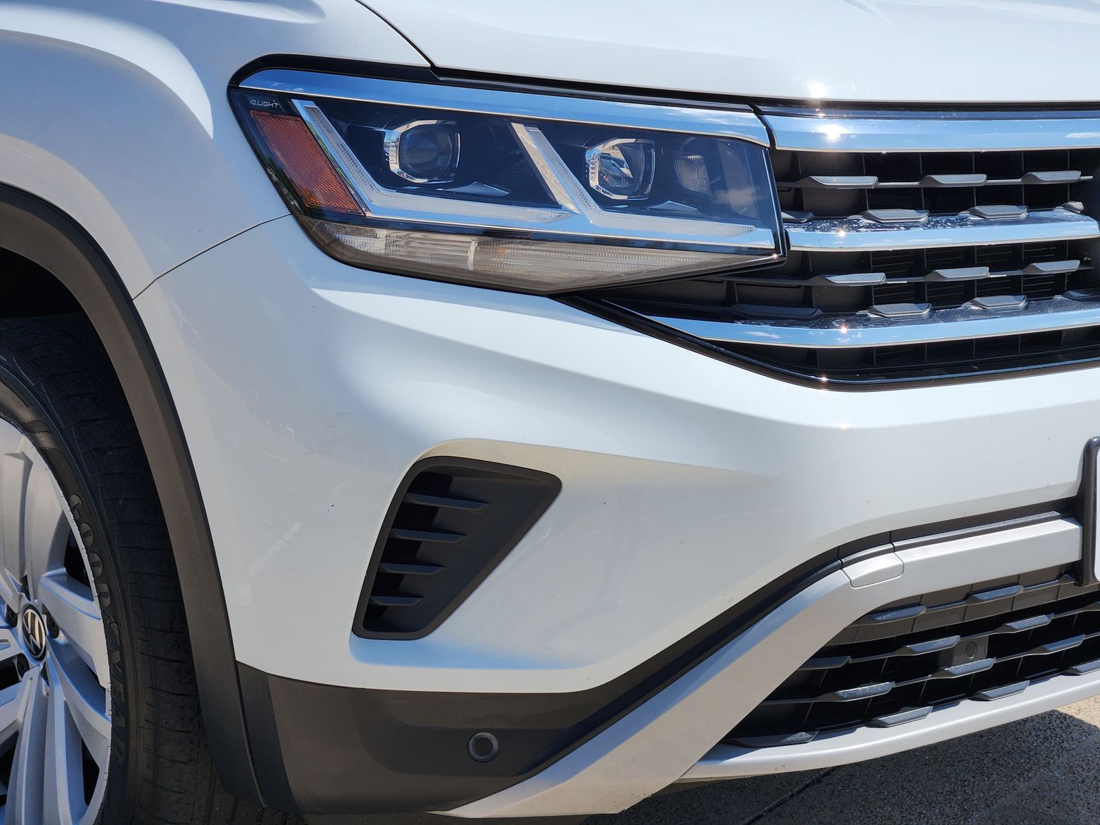 Used 2022 Pure White Volkswagen 2.0T SE w/Technology image 9