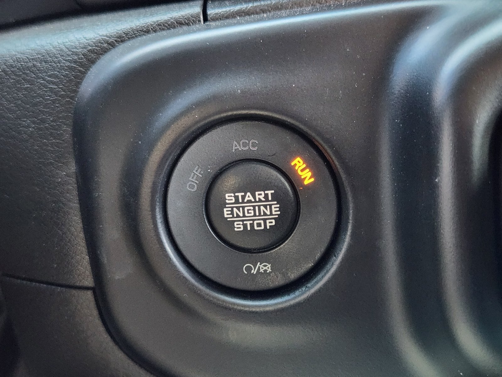 Used 2022 Black Jeep Sport image 30