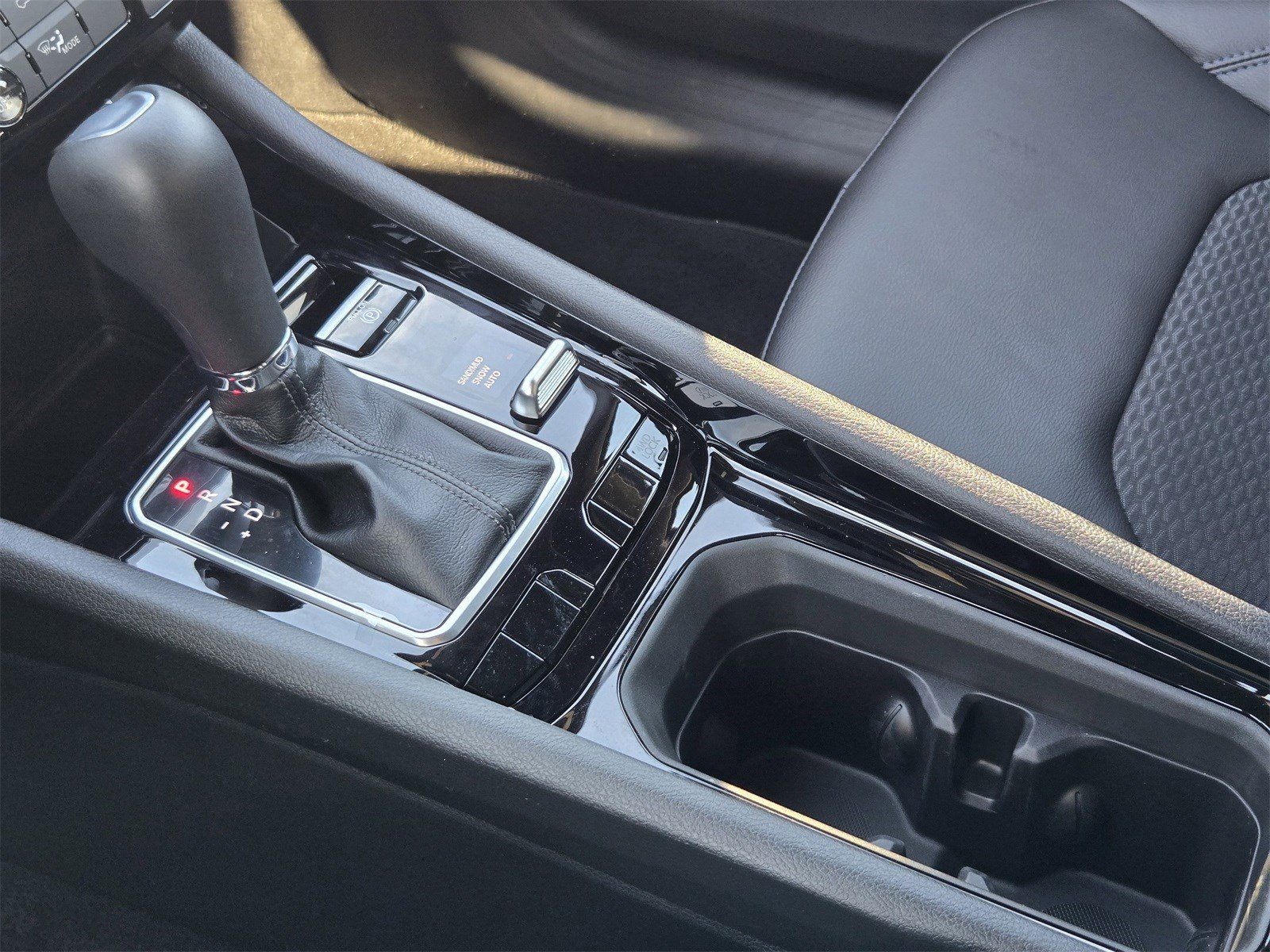 New 2026 Bright White Jeep LATITUDE ALTITUDE 4X4 image 20